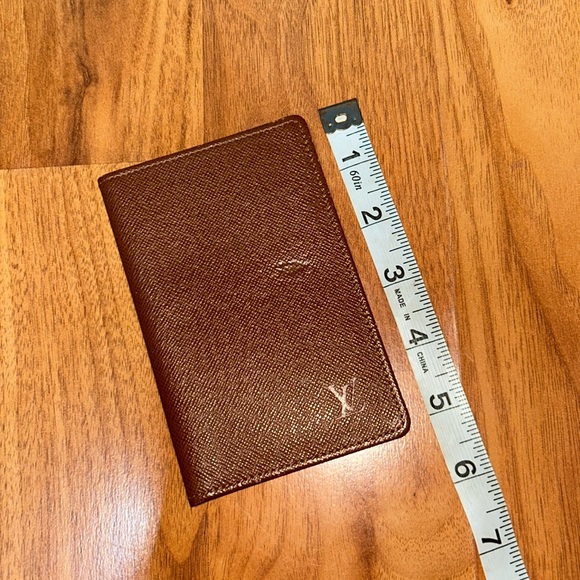 Authentic Louis Vuitton Taiga Leather ID / Card Holder - Picture 5 of 15